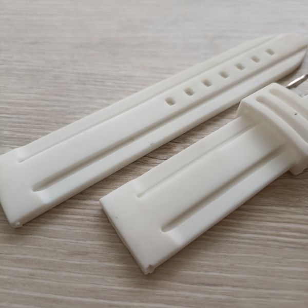 Силіконовий білий ремешок для годинника 24мм 