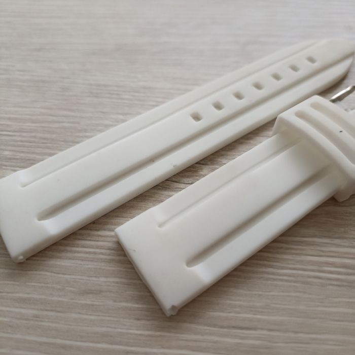 Силіконовий білий ремешок для годинника 24мм 