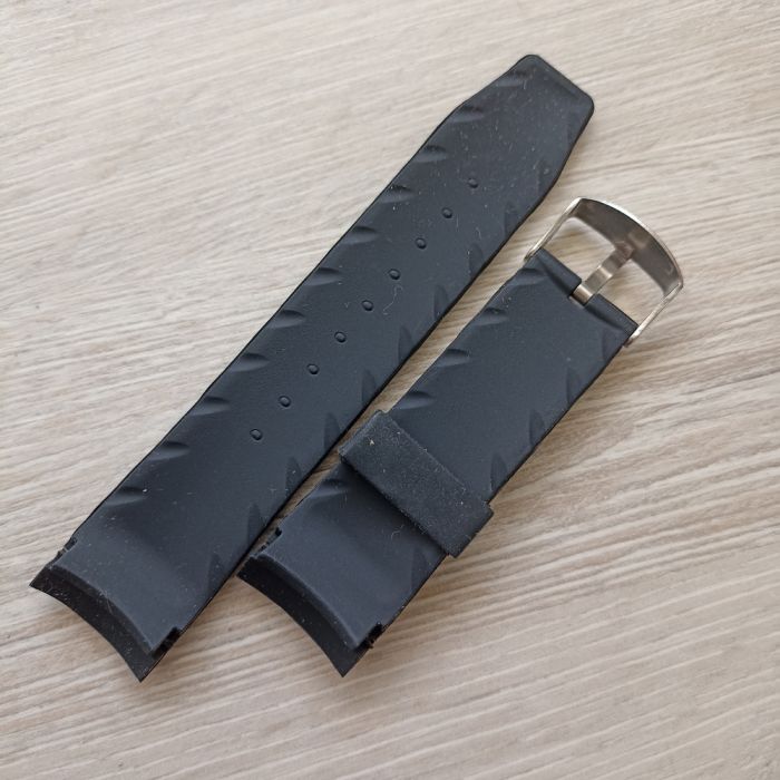 Силіконовий ремешок з полукругом для годинника 24мм чорний 
