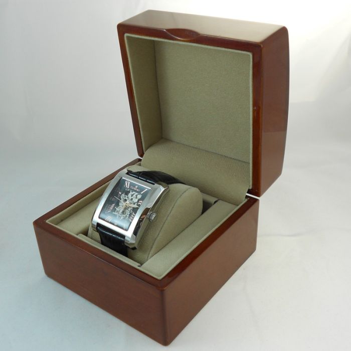 Коробка для годинника опт та роздріб