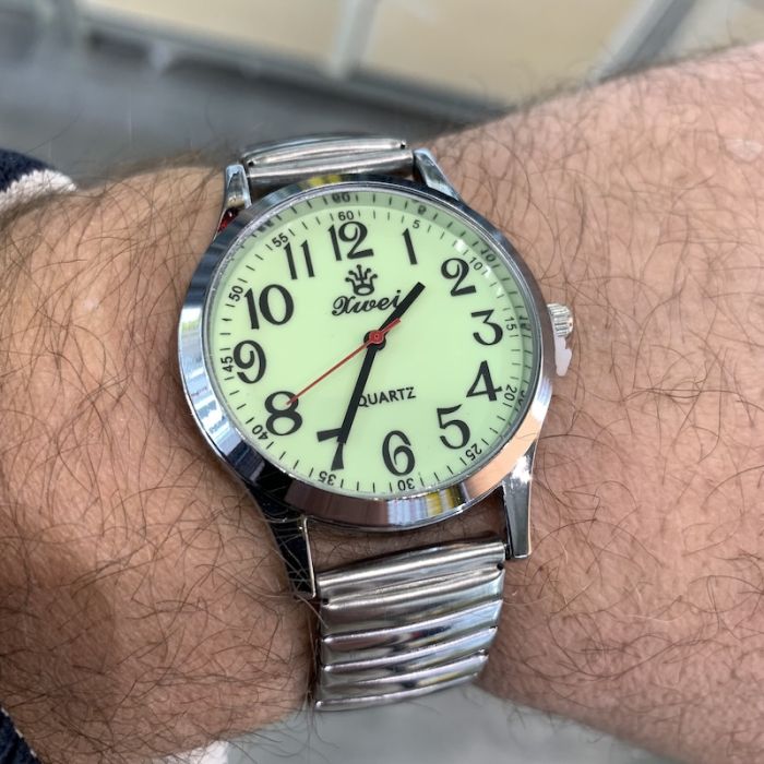 Годинник з цифрами ФОСФОР