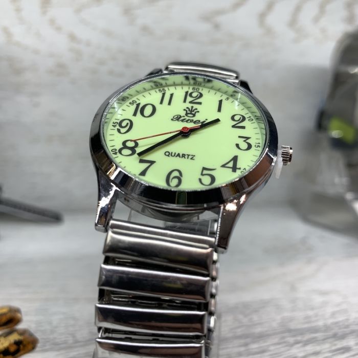 Годинник з цифрами ФОСФОР