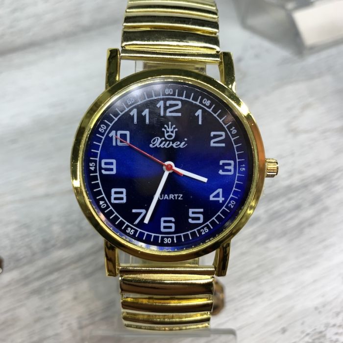 Годинник з цифрами золотий з синім