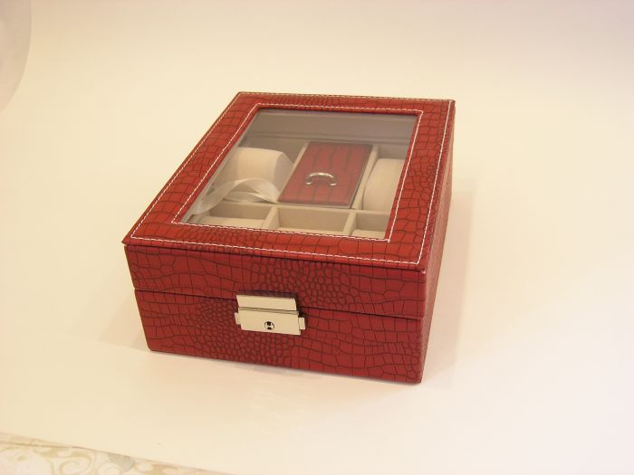 Шкатулка для годинника червона