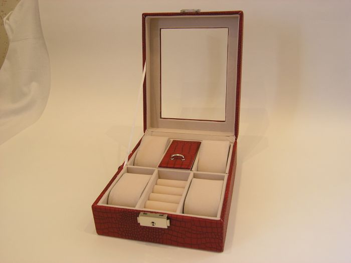 Шкатулка для годинника червона