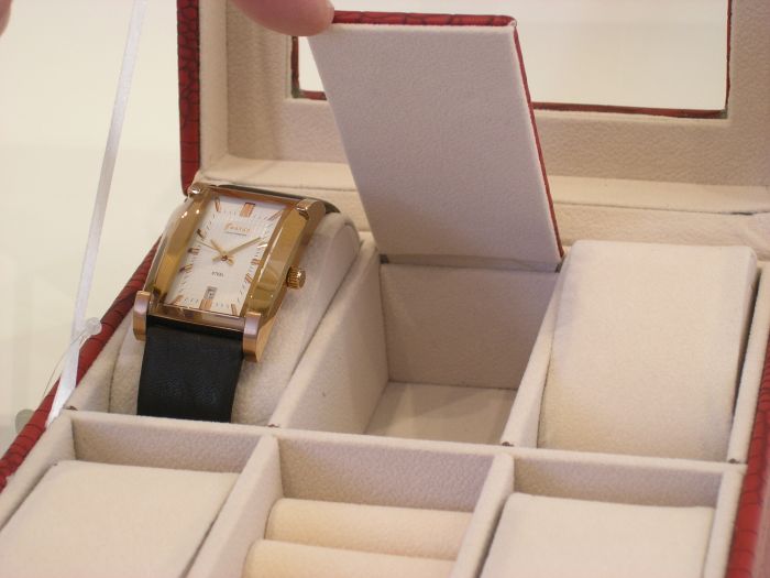 Шкатулка для годинника червона