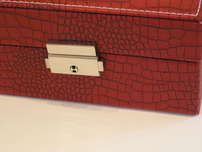 Шкатулка для годинника червона